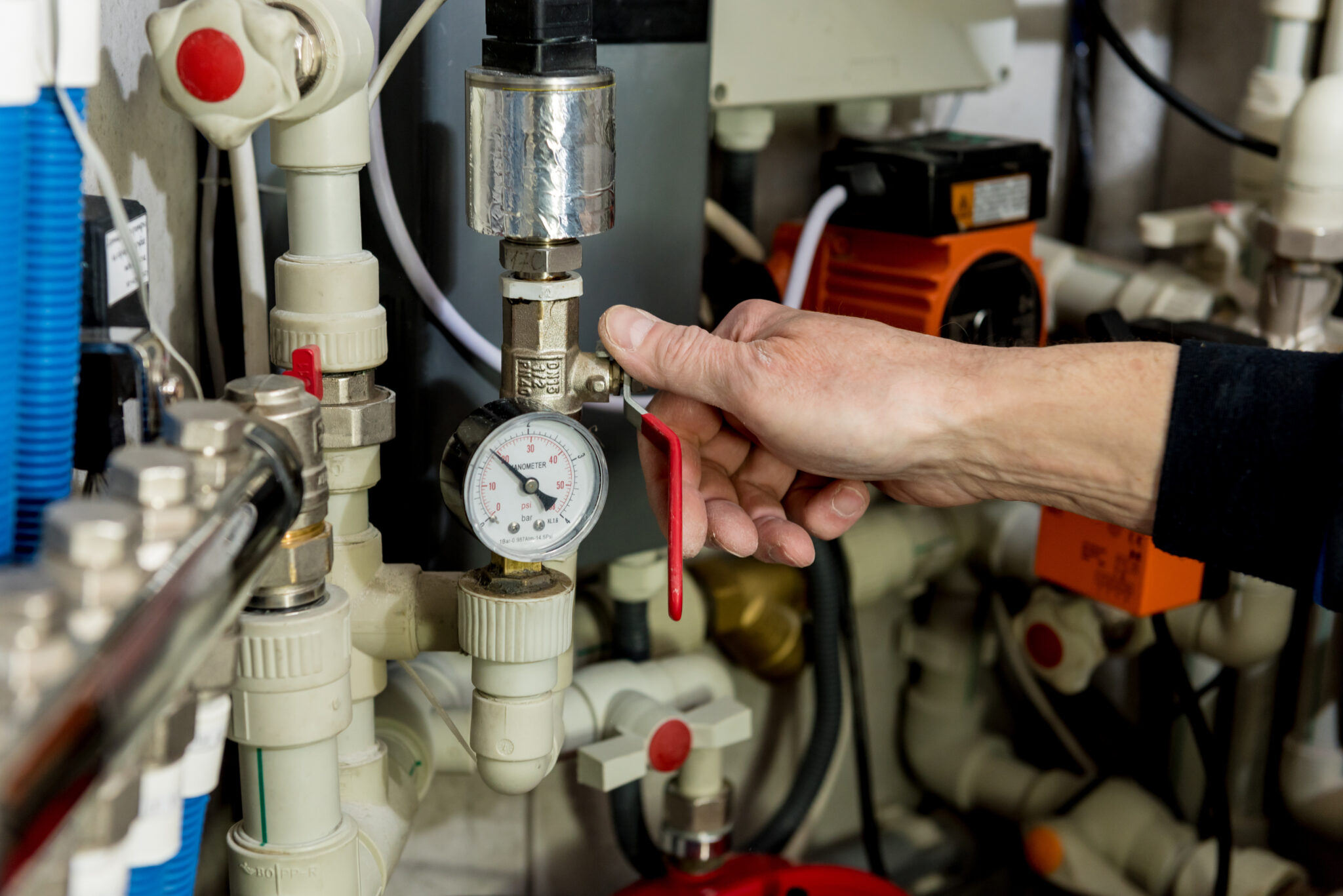 Apprentissage pratique sur des équipements de génie climatique